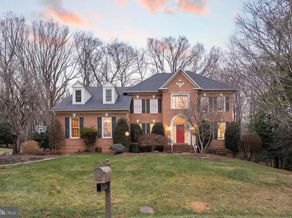 1050 Northfalls Ct, Great Falls, VA 22066