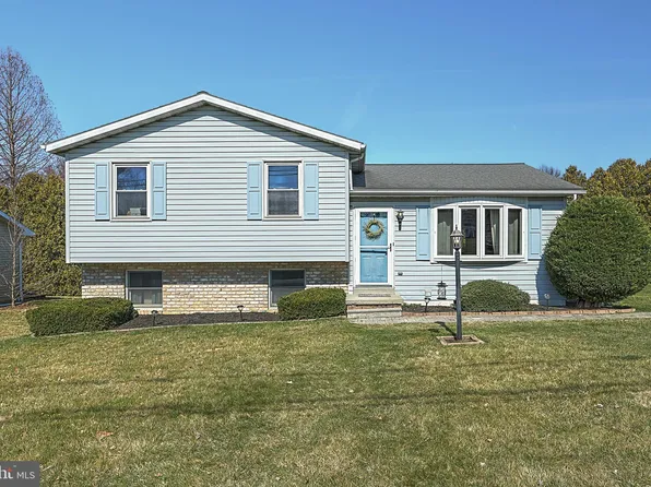 255 Clover Ln, Hanover, PA 17331