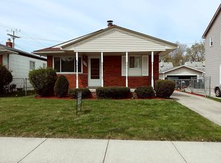 158 Massoit St, Clawson, MI 48017