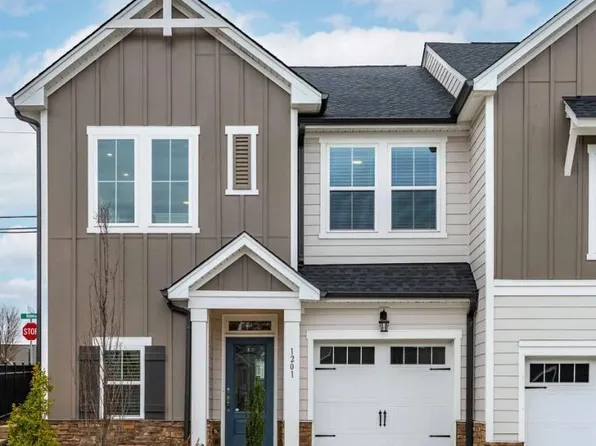 1201 Canary Pepper Dr, Durham, NC 27713