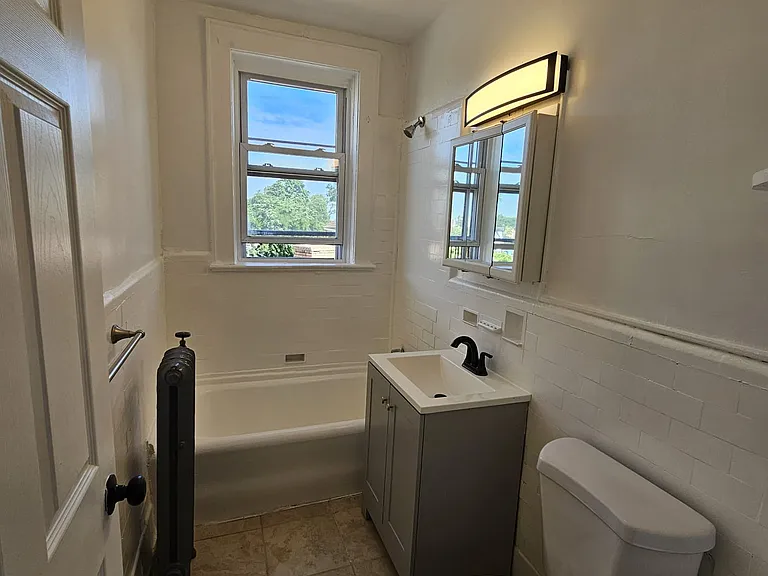 784 Clinton Ave #4H — Photo 10
