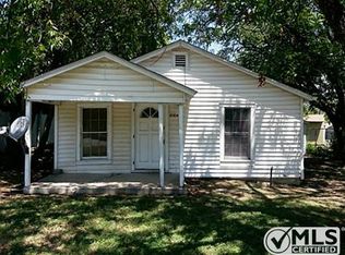 8104 Gibbs Dr, White Settlement, TX 76108