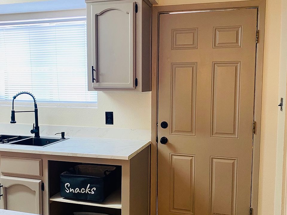 1st image of 833 S Avenue A Unit 2