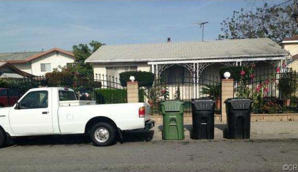 1st image of 2524 Kelburn Ave