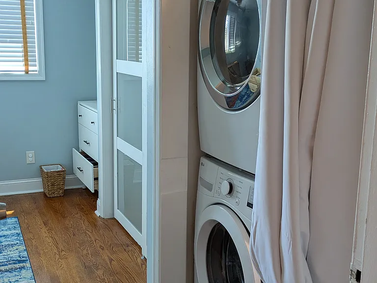 806 Hamilton St NE — Photo 37