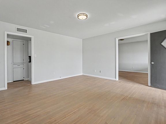5th image of 506 N Renfro St