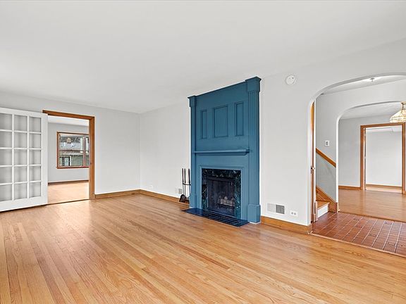 4th image of 11942 S 70th Ct