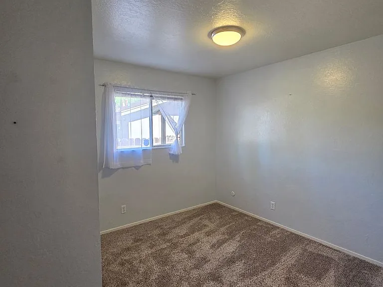 1955 Southwood Dr — Photo 11