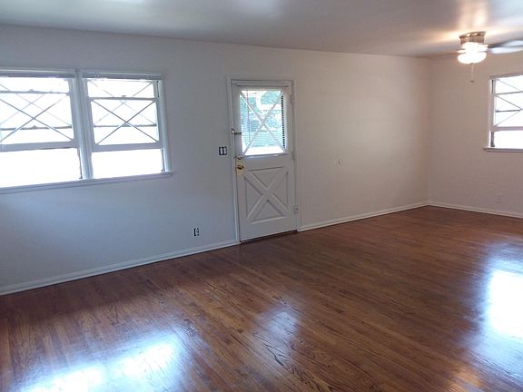 5th image of 835 S Marengo Ave APT A