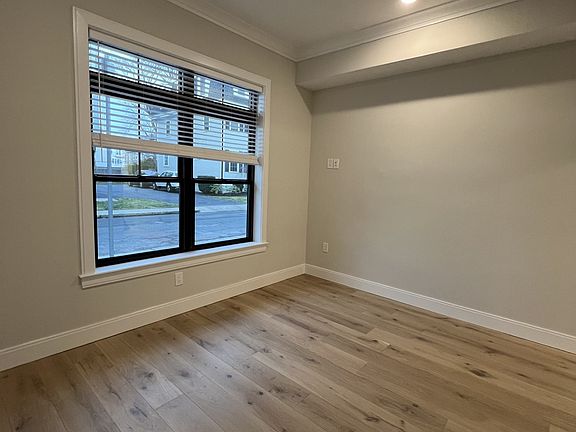 3rd image of 159 Everett St #101