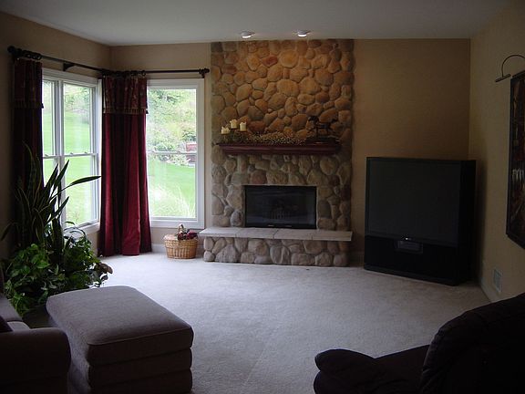 GREAT ROOM W/STONE FIREPLACE