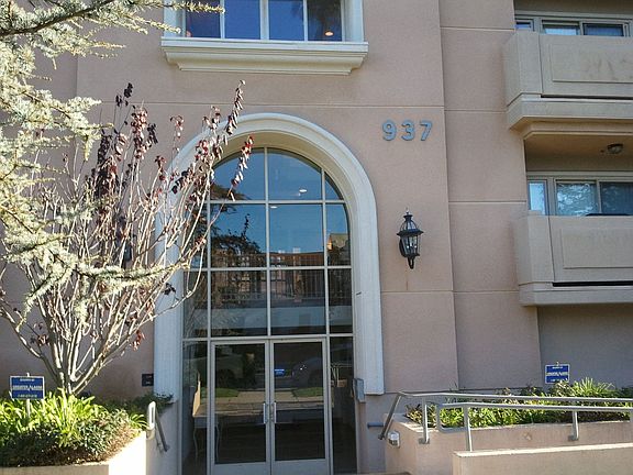 2nd image of 937 12th St APT 109