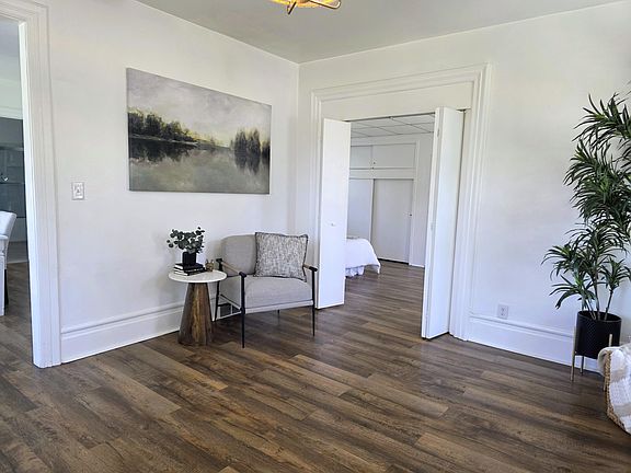 5th image of 403 Ann St