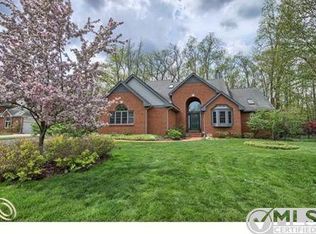 2235 Trillium Woods Dr, Ann Arbor, MI 48105