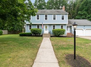 20 Hitching Post Dr, Walpole, MA 02081