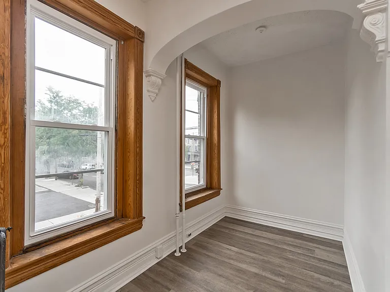 46 S 10th St #2 — Photo 7
