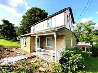 55 3rd St, Cairnbrook, PA 15924