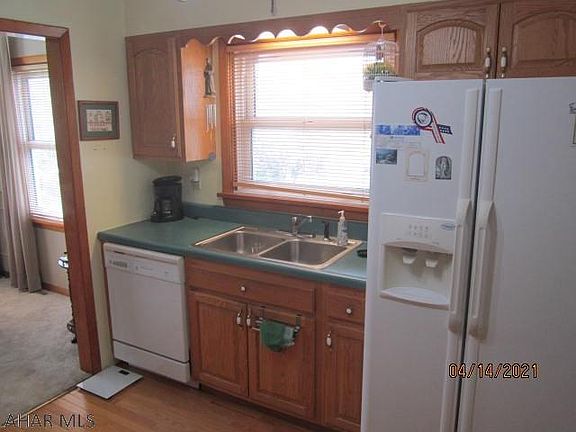 4th image of 2708 Crawford Ave