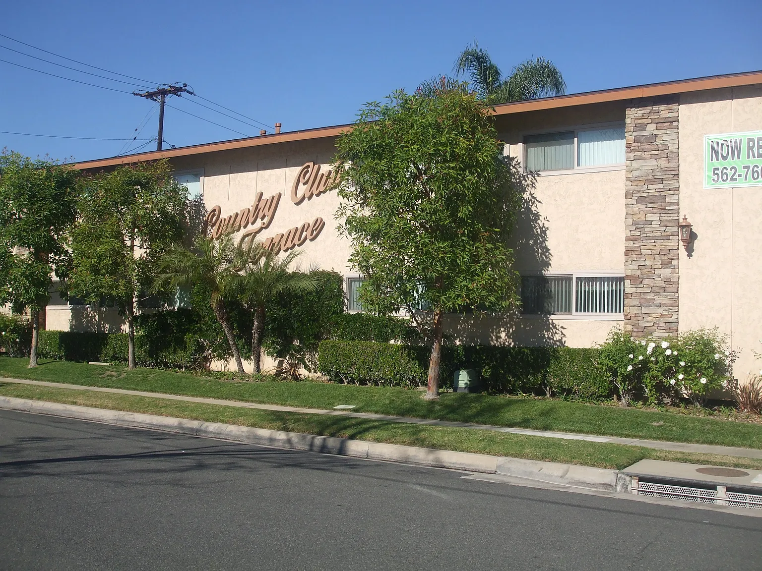 Country Club Terrace — Photo 2