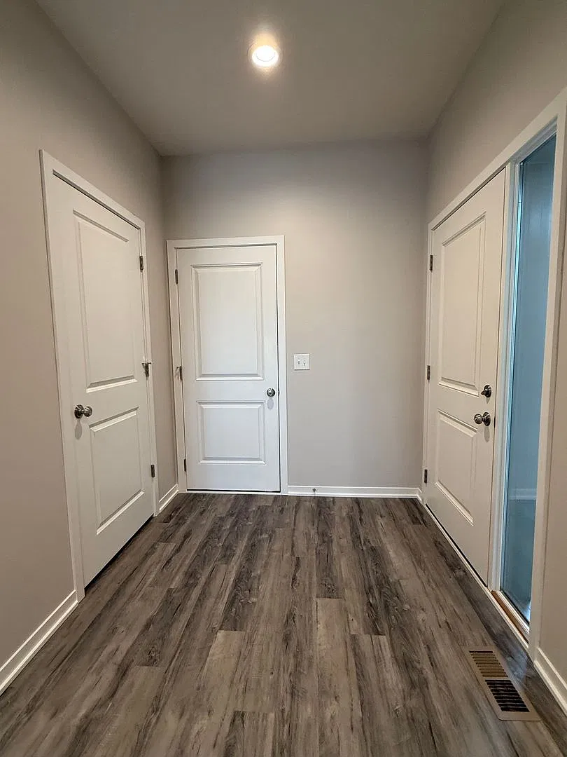 Brand New zero entry 2 bed/2.5 bathroom townhome in SE Lincoln — Photo 2
