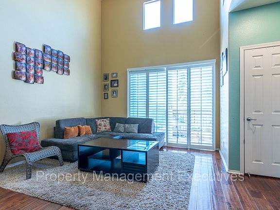 3rd image of 4088 Union Square Ln