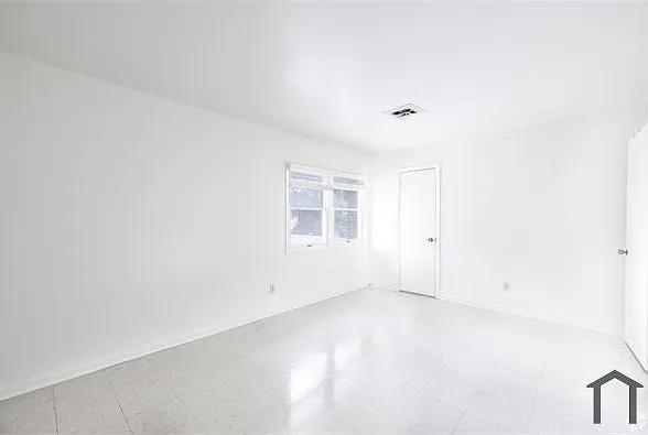 390 Hercules Ct #390 — Photo 5