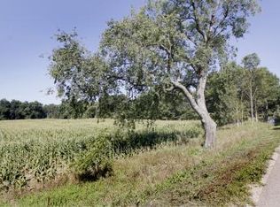 Smitten Ln, Plainwell, MI 49080