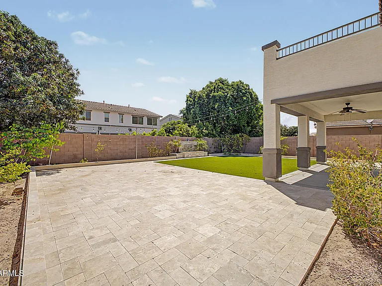 2531 E Eleana Ln — Photo 48