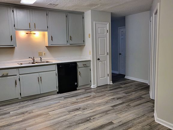 2nd image of 261 Highland Park Dr