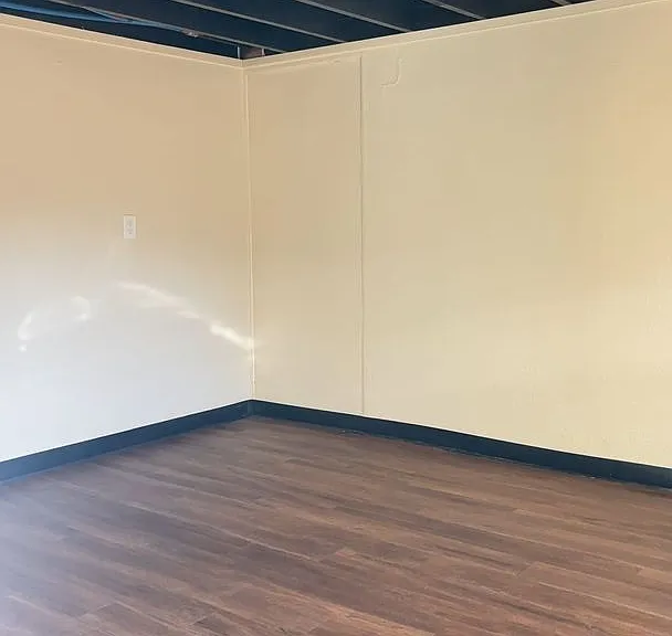 Walk to Clear Creek & School of Mines 2BR Garden Level with Utilities Included! — Photo 10