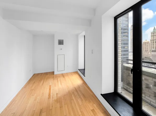20 Pine Street PH42A image 3 of 17