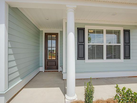 PHOTOS OF A SIMILAR HOME