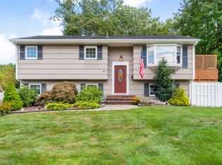 18 Linwood Ter, Old Bridge, NJ 08857