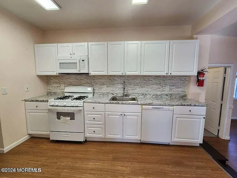 225 Shore Blvd #A — Photo 9