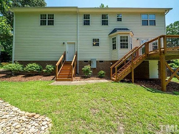 4th image of 423 Hogan Cir