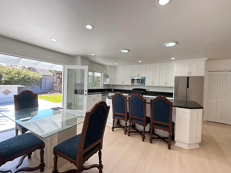 8862 La Jolla Scenic Dr N — Photo 9