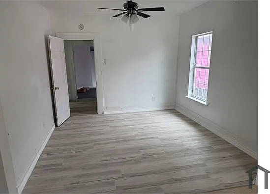 2729 E Commerce St — Photo 9