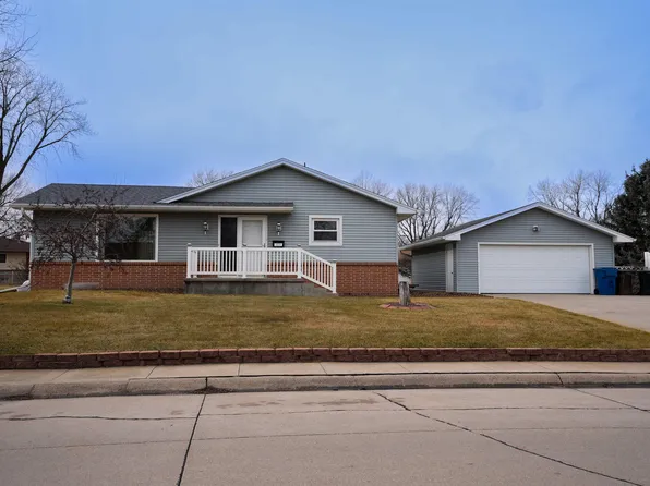 3506 13th Ave, Kearney, NE 68845