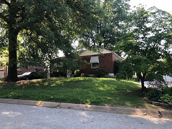 3rd image of 2836 Chadwick Dr
