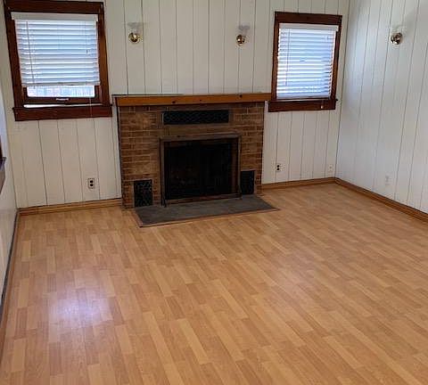 4th image of 6006 Oak Ave