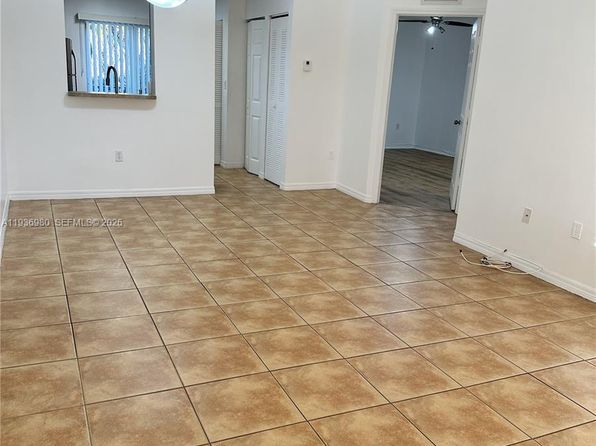 6706 SW 115th Ct APT 302