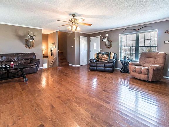 4th image of 2612 Bedoll Ave