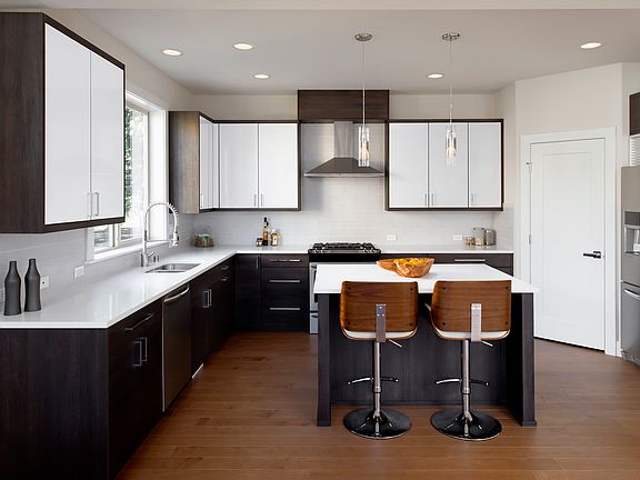 4th image of 9914 123rd Ln NE #4