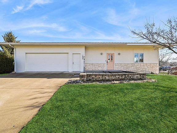 3rd image of 1004 Kenyon Dr