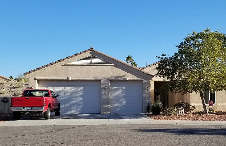 1112 Desert Nights Ln