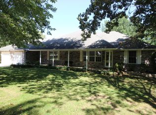 2201 William H Dr, Neosho, MO 64850
