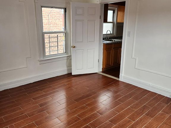 4th image of 4733 Carpenter Ave Floor 2