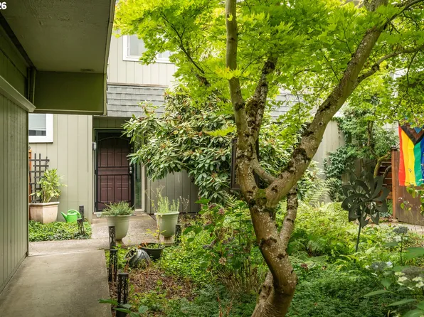 1500 Norkenzie Rd, Eugene, OR 97401