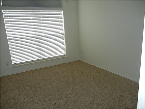 5th image of 2430 Stillwater Dr