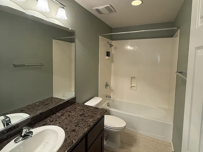 2701 Gramercy Cir — Photo 12